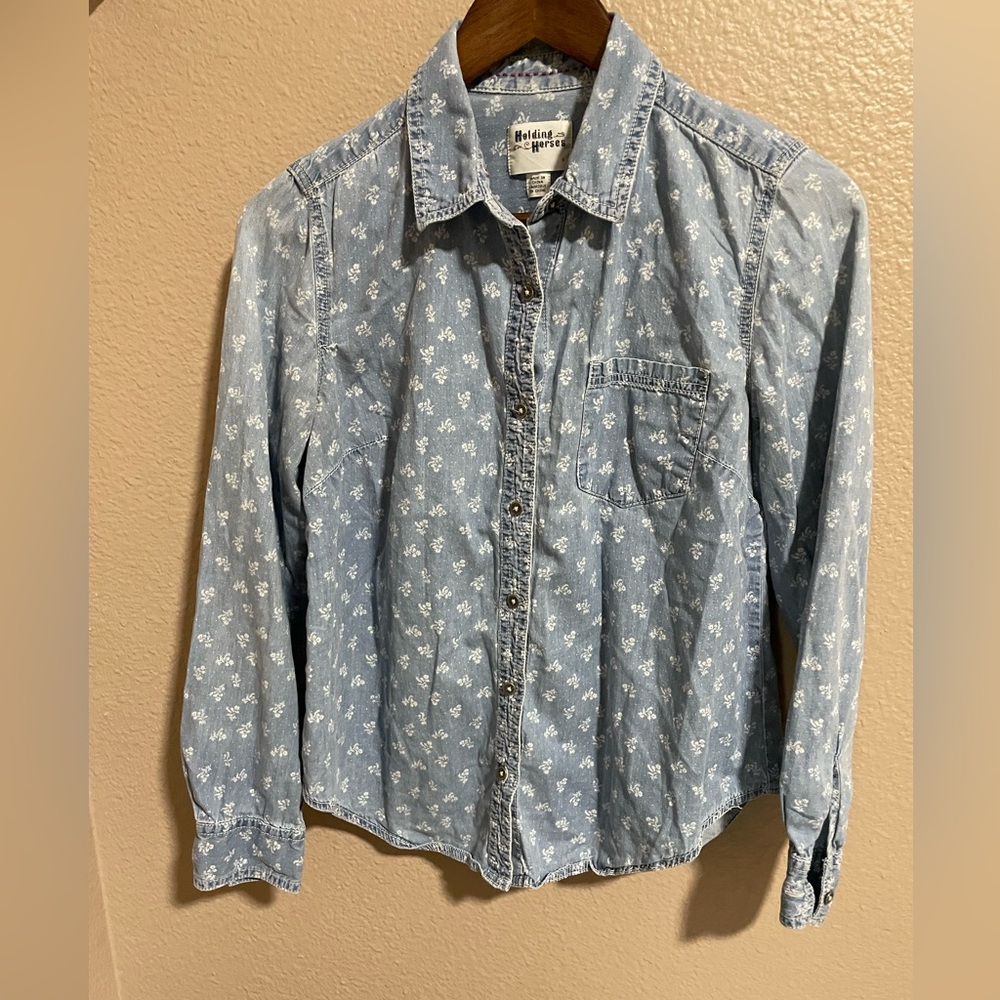 Holding Horses Anthropologie Dots & Dahlias Blue Denim Chambray Shirt